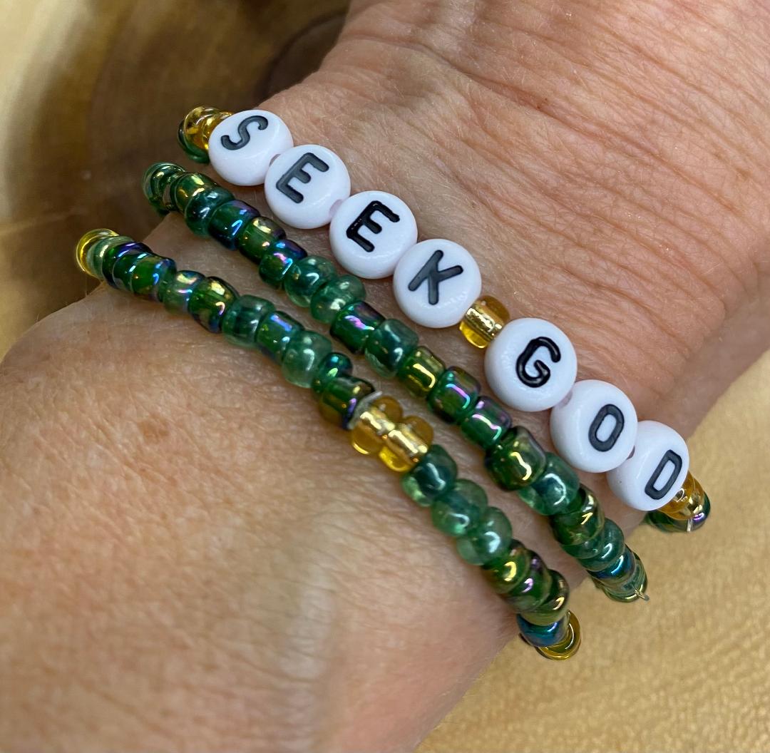 Seek God Stackable Bracelet Set